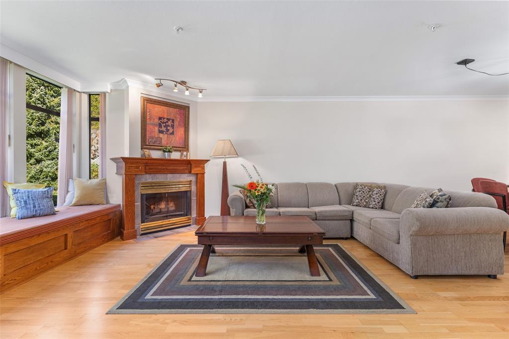#206 – 3212 Blueberry Drive