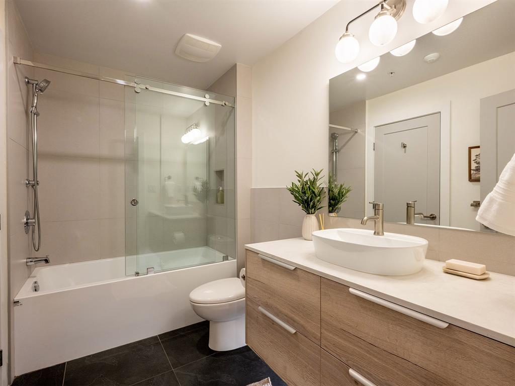 #203 – 4365 Northlands Boulevard