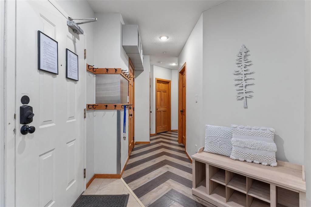 #102 – 4821 Spearhead Drive