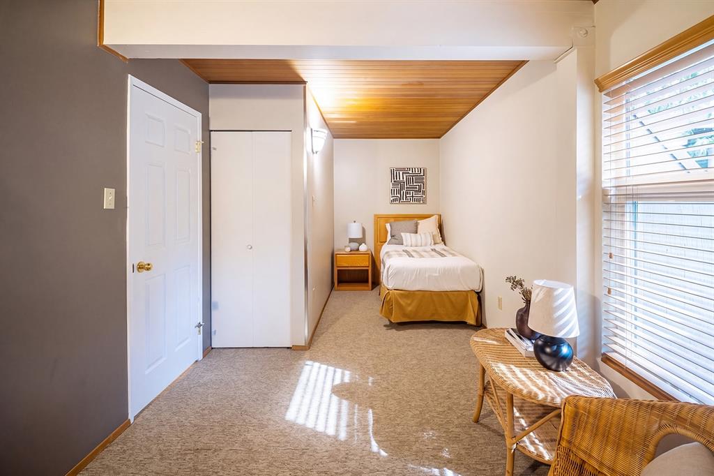 #15 – 2400 Cavendish Way
