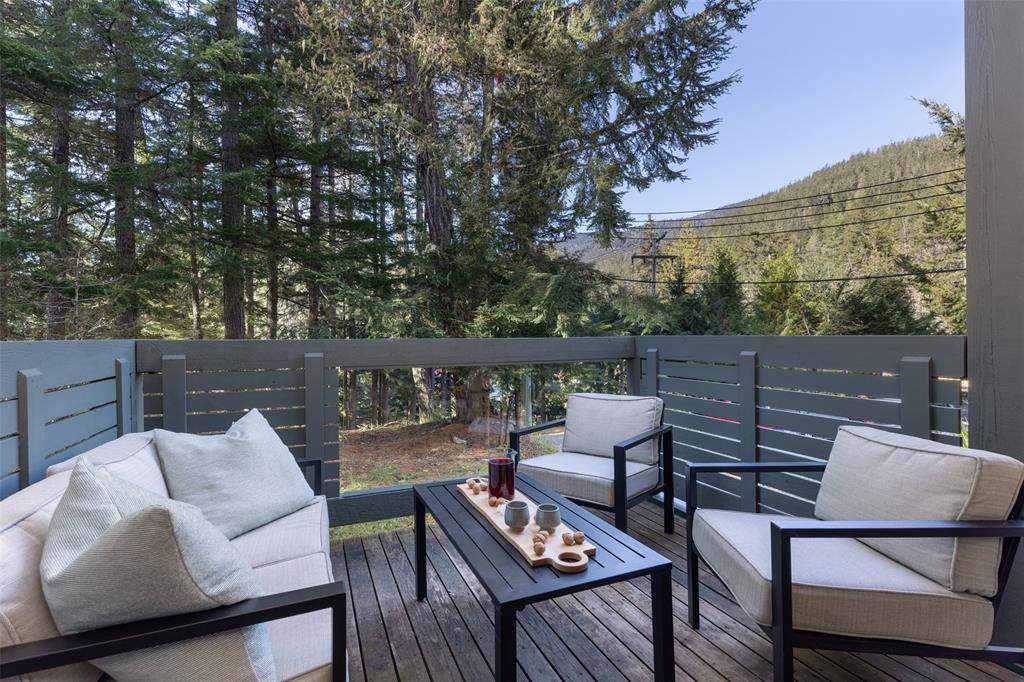 #G104 – 1400 Alta Lake Road