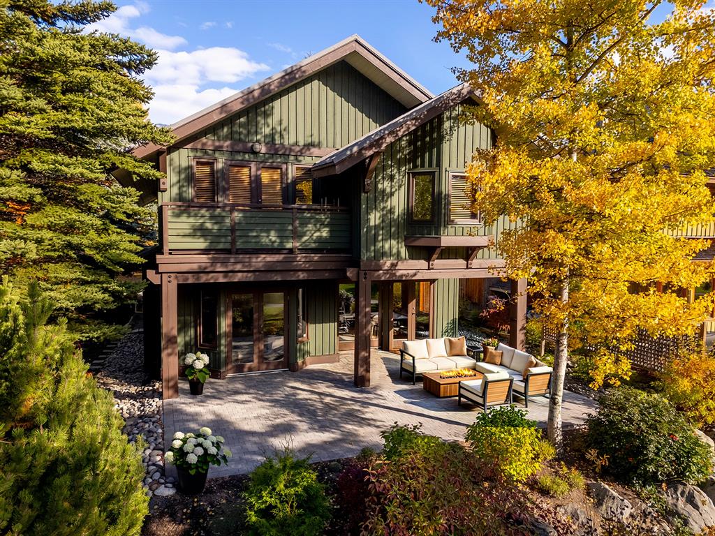 8107 Muirfield Crescent