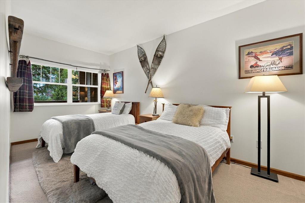 #309 – 3300 Ptarmigan Place