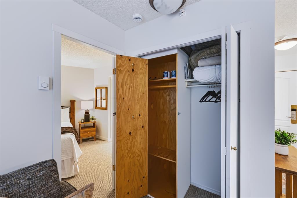 #207 – 4809 Spearhead Drive
