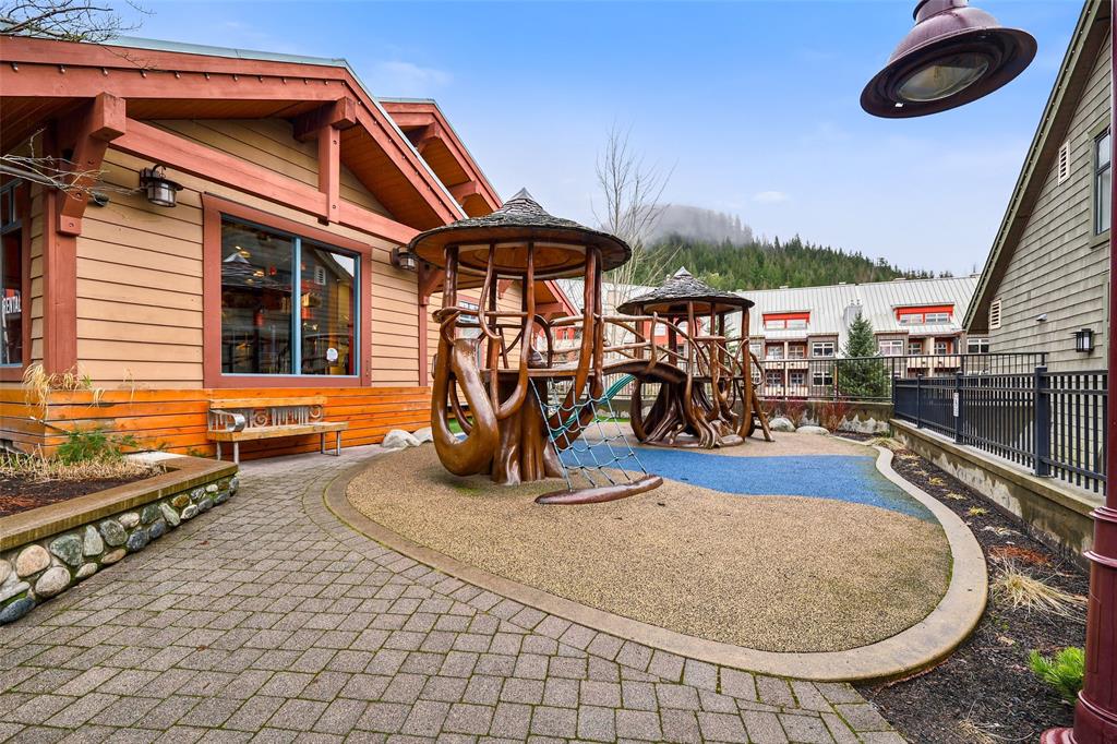 #207 – 2050 Lake Placid Road