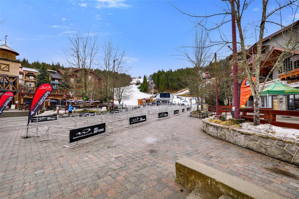 #207 – 2050 Lake Placid Road
