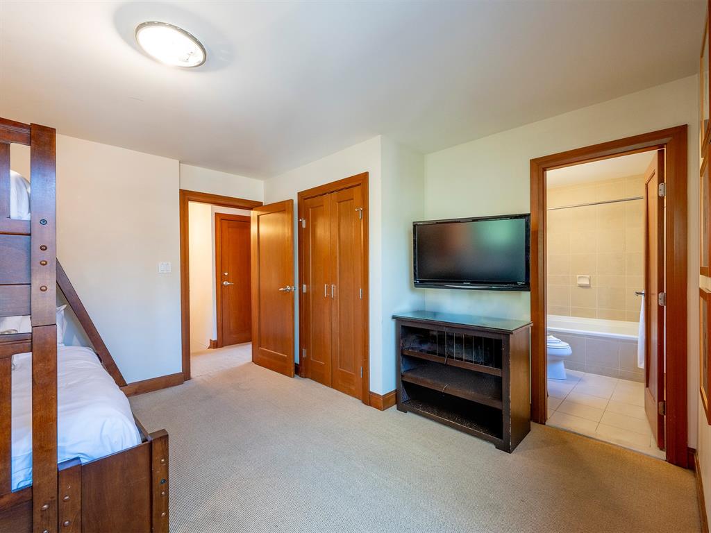 4855 Casabella Crescent