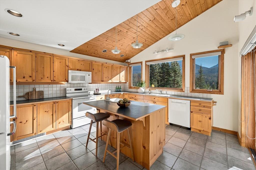 9282 Emerald Drive