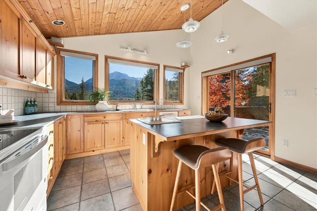 9282 Emerald Drive