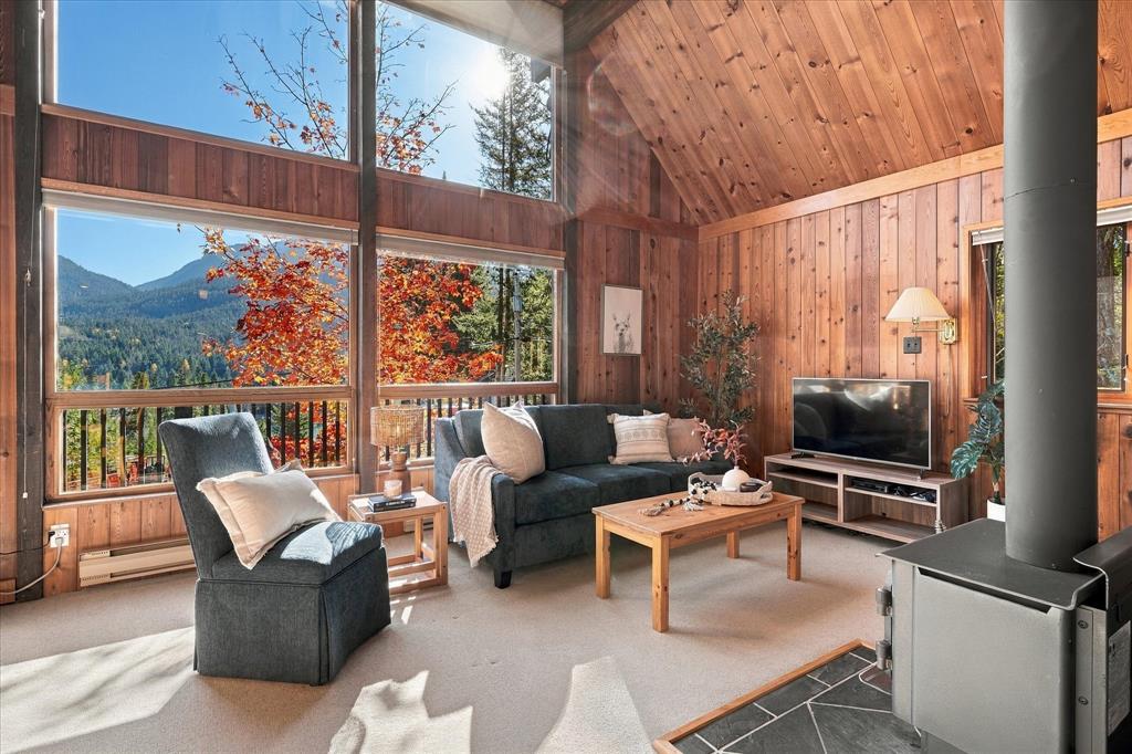 9282 Emerald Drive