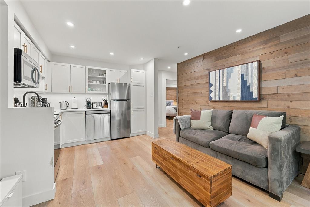 #77/77A – 4388 Northlands Boulevard