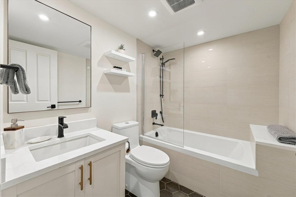 #77/77A – 4388 Northlands Boulevard