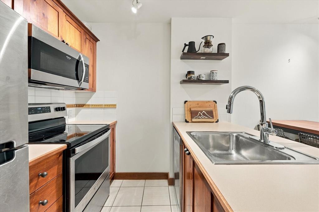 #318 – 4660 Blackcomb Way