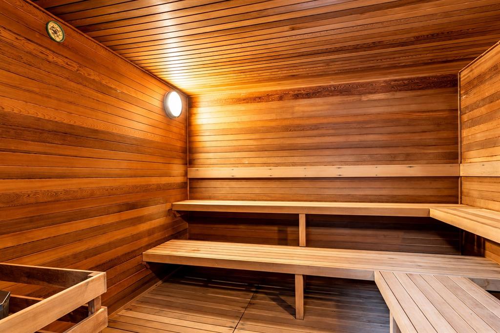 #404A – 2020 London Lane