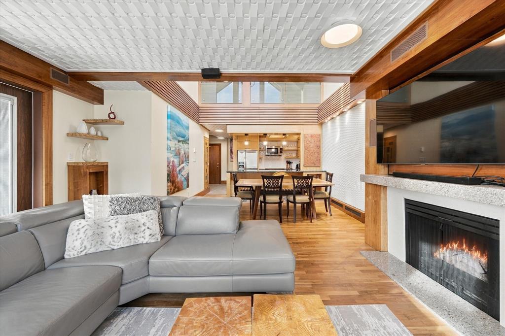 #323 – 3309 Ptarmigan Place