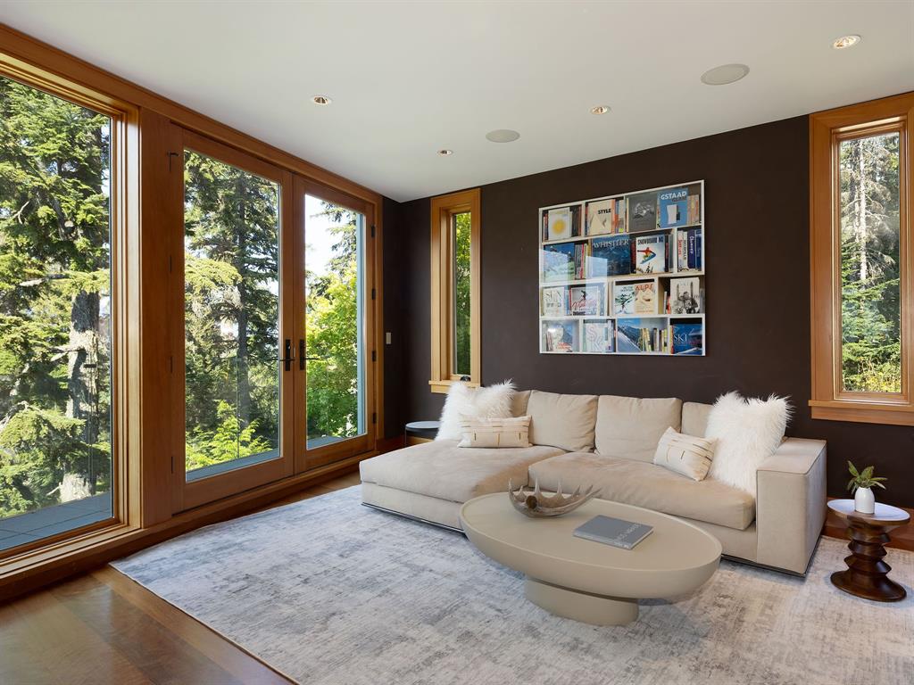 3855 Sunridge Court
