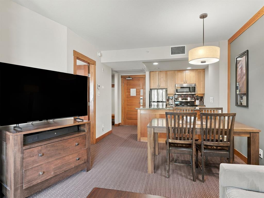 #418B – 2036 London Lane
