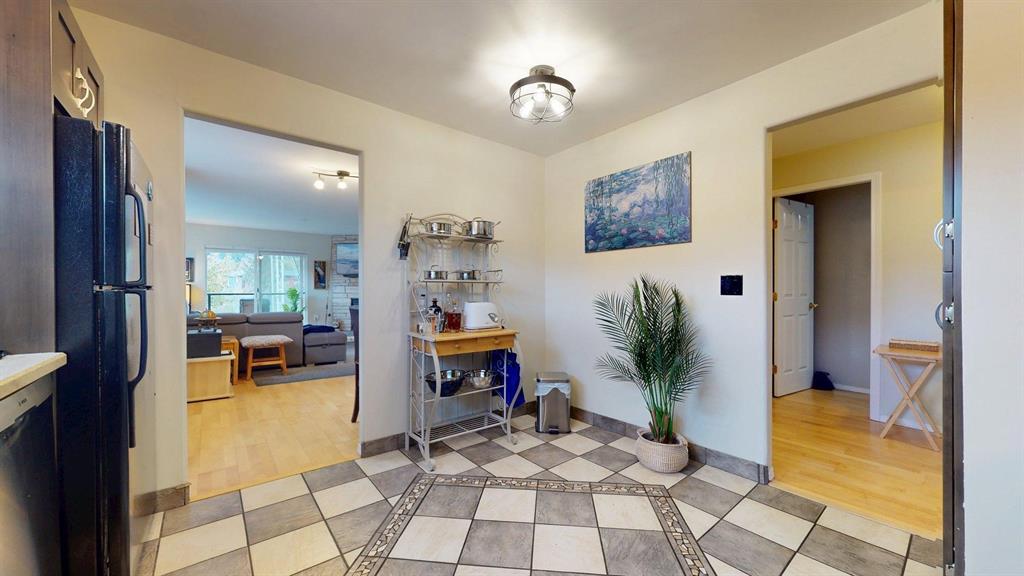 #201 – 1468 Pemberton Avenue