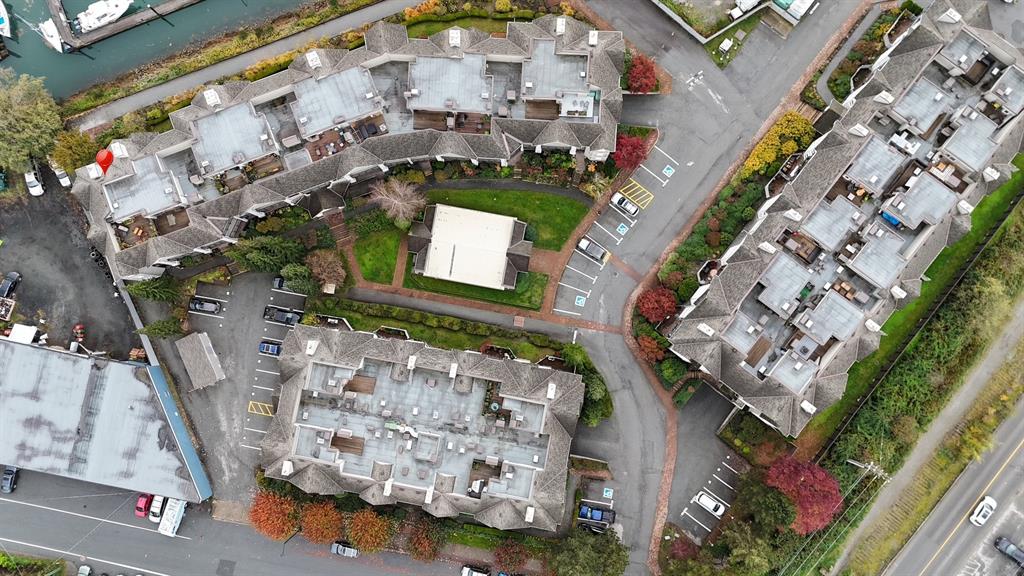 #201 – 1468 Pemberton Avenue