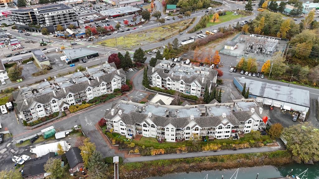 #201 – 1468 Pemberton Avenue
