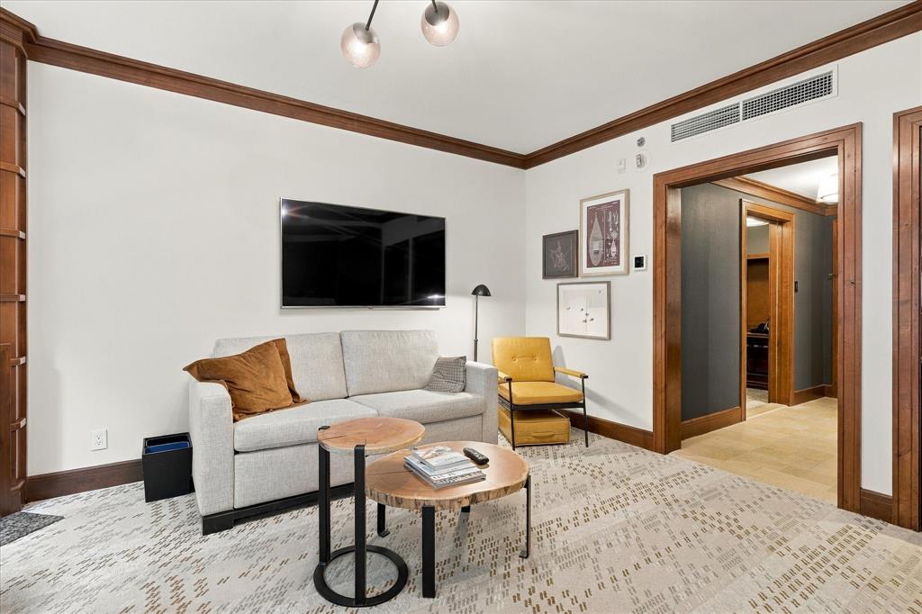 #322 – 4591 Blackcomb Way